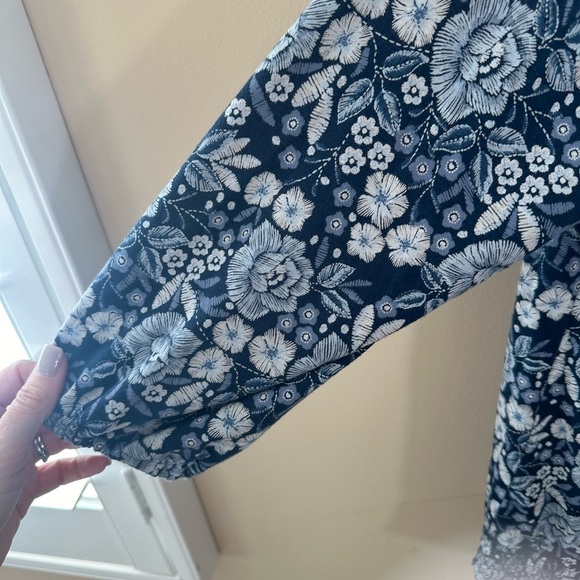 J. Jill Blue Floral Off the Shoulder Top Size Small - Picture 5 of 6